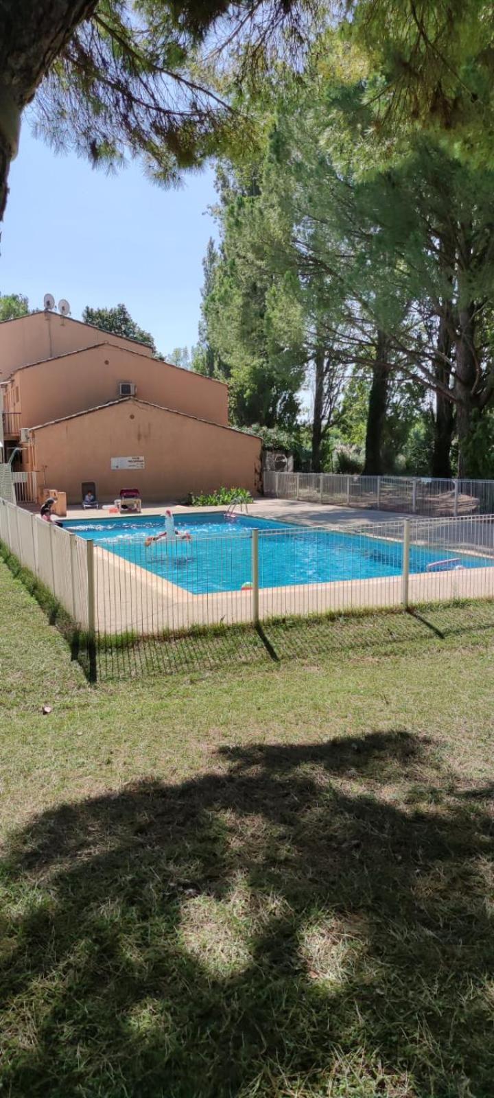 Appartement Residence De Vacances Les Hameaux De Camargue Arles Exterior photo